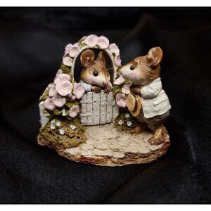 Wee Forest Folk 1990 "Mousie Comes A-Calling" William Petersen Signed Figurine